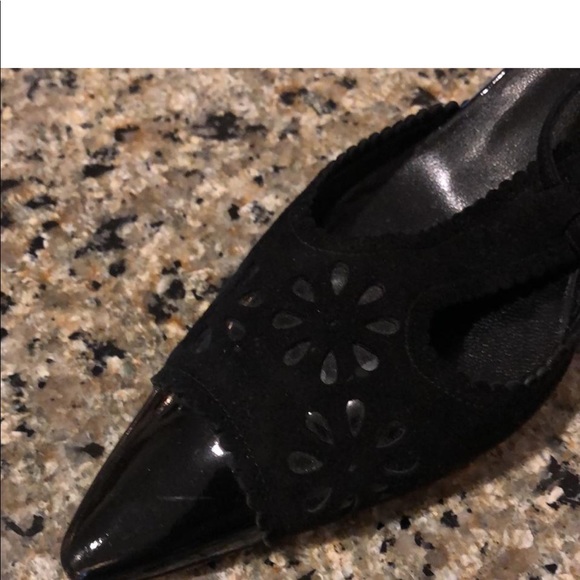 Manila Blahnik Black T-strap shoes - Picture 8 of 8